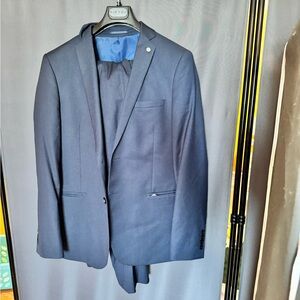 Men’s Suit Jacket and Pants